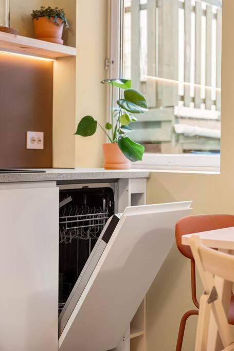 Fresh Studio Apartment, A Short Walk From Bryggen Bergen Exteriör bild
