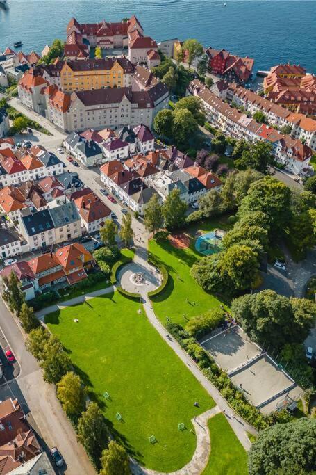 Fresh Studio Apartment, A Short Walk From Bryggen Bergen Exteriör bild