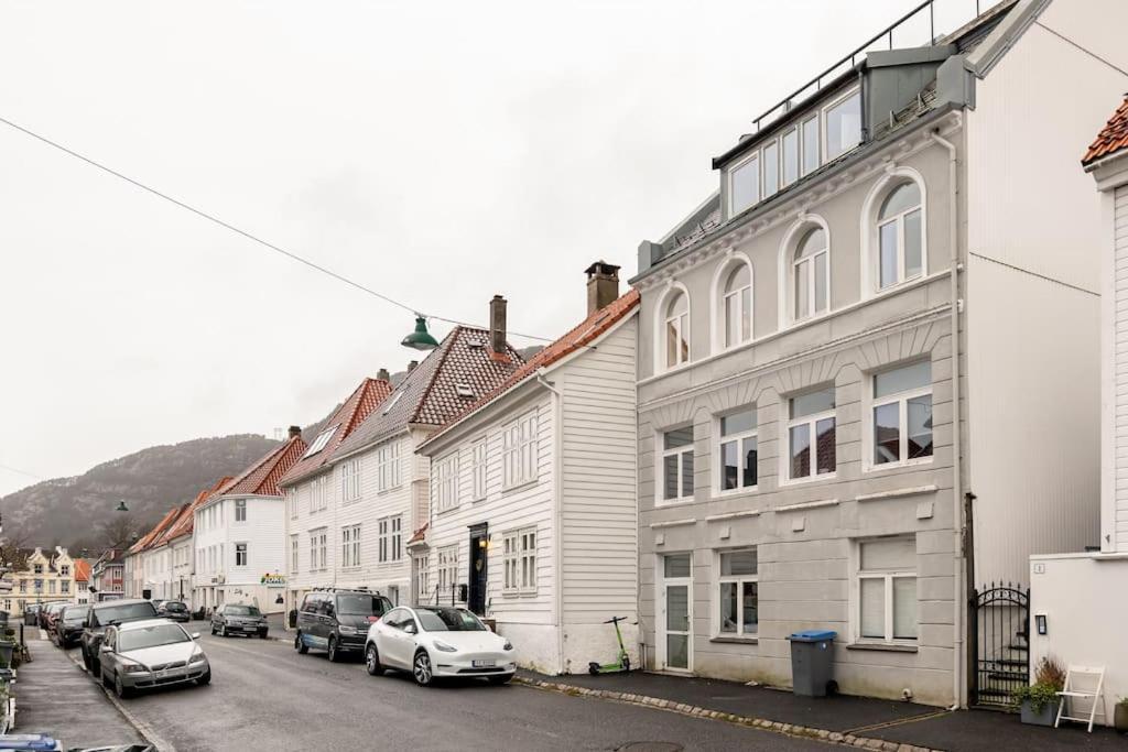 Fresh Studio Apartment, A Short Walk From Bryggen Bergen Exteriör bild
